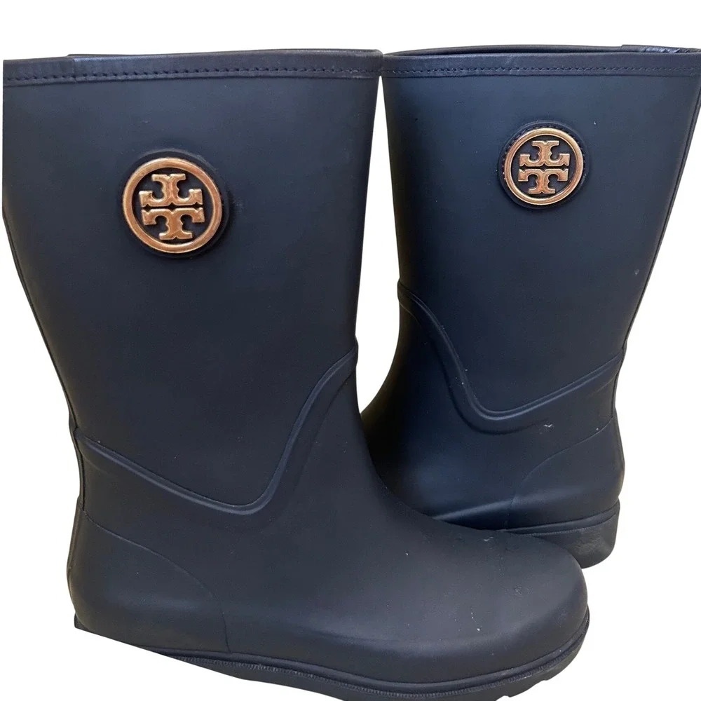 Tory Burch Maureen Rain Boots Black Rubber Logo Medallion Women's Size‎ 8